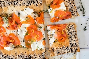 Preparazione Torta salata al salmone e Philadelphia - Fase 4