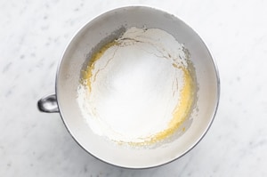 Preparazione Torta soffice allo yogurt - Fase 2