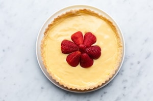 Preparazione Crostata crema e fragole - Fase 5