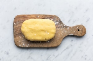 Preparazione Crostata crema e fragole - Fase 2
