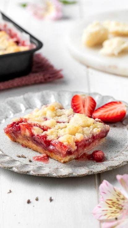 Sbriciolata fragole e grana 