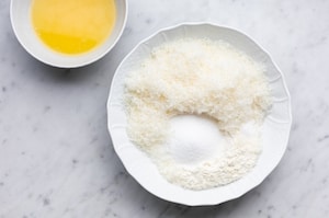 Preparazione Sbriciolata fragole e Grana Padano - Fase 1