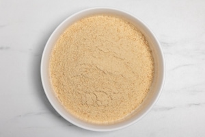 Preparazione Torta latte e biscotti - Fase 1