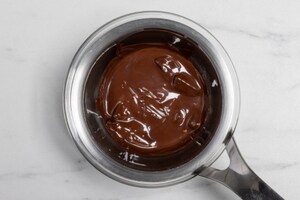 Preparazione Torta latte e biscotti - Fase 4