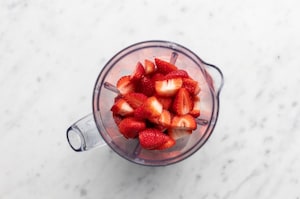 Preparazione Torta rosa alle fragole - Fase 1
