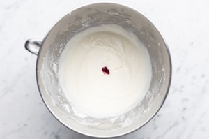 Preparazione Torta rosa alle fragole - Fase 7