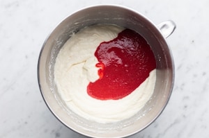 Preparazione Torta rosa alle fragole - Fase 4