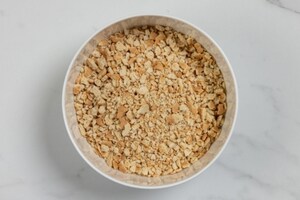 Preparazione Cheesecake fredda al caramello salato - Fase 1