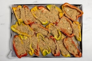 Preparazione Peperoni gratinati al forno - Fase 3