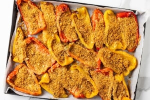 Preparazione Peperoni gratinati al forno - Fase 4