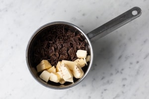 Preparazione Torta al cioccolato semplice - Fase 1