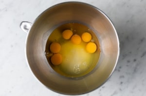 Preparazione Torta al cioccolato semplice - Fase 2