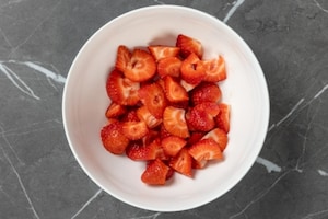 Preparazione Fragole e burrata - Fase 2