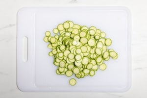 Preparazione Pasta con fiori di zucca e zucchine - Fase 1