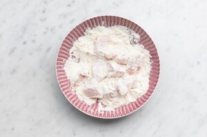 Preparazione Petto di pollo alla norma - Fase 3