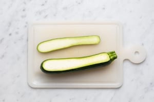 Preparazione Zucchine ripiene di ricotta - Fase 1