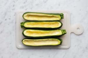 Preparazione Zucchine ripiene di ricotta - Fase 1