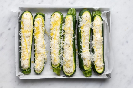 Preparazione Zucchine ripiene di ricotta - Fase 3 Preparazione Zucchine ripiene di ricotta - Fase 3