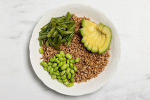 Preparazione Bowl di farro, tonno e avocado - Fase 3