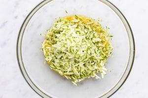Preparazione Muffin di zucchine - Fase 2
