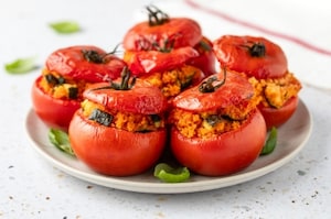 Preparazione Pomodori ripieni di cous cous - Fase 6