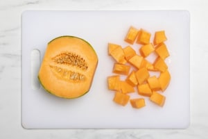 Preparazione Spiedini di frutta - Fase 2