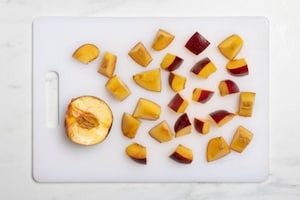 Preparazione Spiedini di frutta - Fase 2