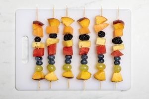 Preparazione Spiedini di frutta - Fase 3