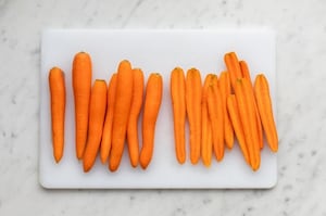 Preparazione Carote croccanti al parmigiano - Fase 1