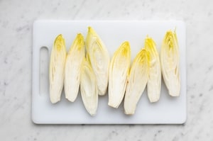 Preparazione Indivia arrosto al burro di miso - Fase 1