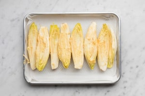 Preparazione Indivia arrosto al burro di miso - Fase 2