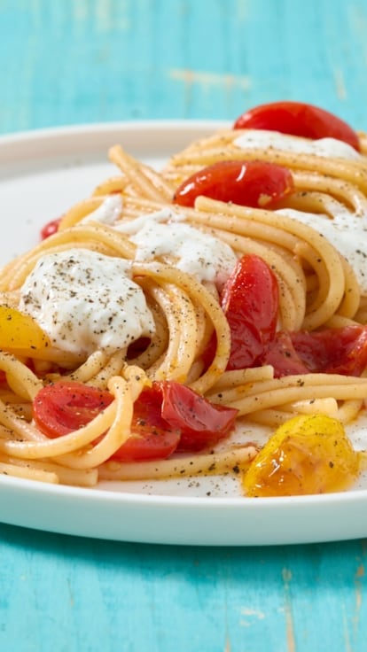 Pasta pomodorini confit e burrata