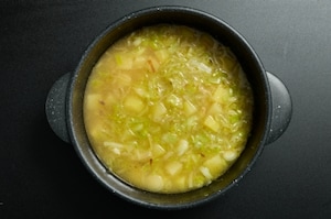 Preparazione Vellutata di porri e patate - Fase 2