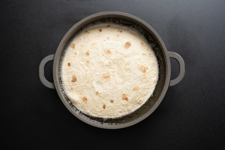 Preparazione Cestini di tortillas con gorgonzola - Fase 1 Preparazione Cestini di tortillas con gorgonzola - Fase 1
