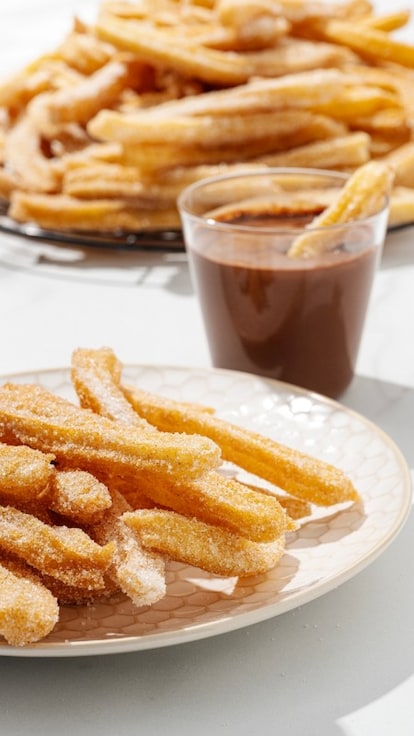 Portatevi a casa un pezzettino di Spagna con la nostra ricetta dei churros, sono irresistibili!