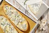 Roasted garlic bread con gorgonzola