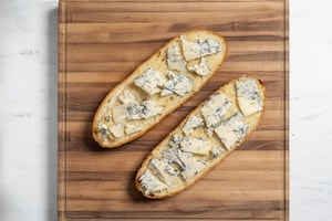 Preparazione Roasted garlic bread con gorgonzola - Fase 4