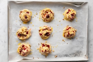 Preparazione Rose di pasta sfoglia - Fase 4