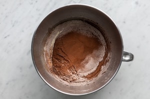 Preparazione Torta al cioccolato soffice - Fase 2