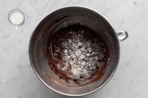 Preparazione Torta al cioccolato soffice - Fase 2