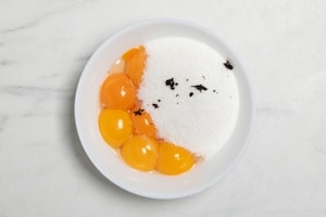 Preparazione Crema golosa per panettone - Fase 1