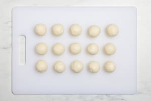 Preparazione Sfere di besciamella al Grana Padano - Fase 4