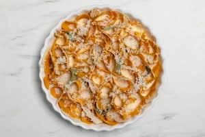 Preparazione Torta salata di petali di zucca - Fase 4