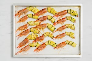 Preparazione Involtini di zucchine con gamberi - Fase 3