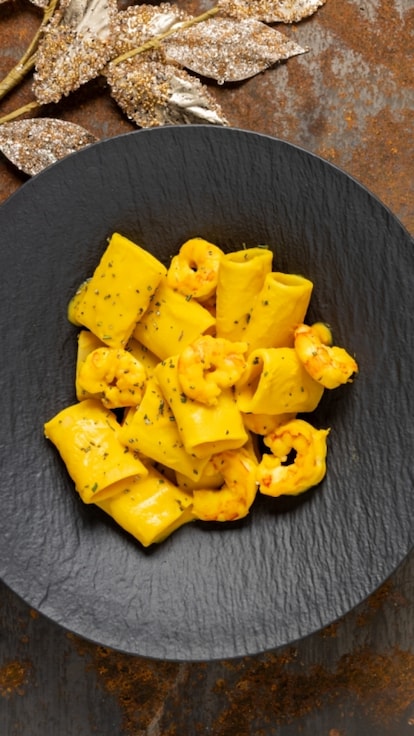 Paccheri con crema di zafferano e gamberi