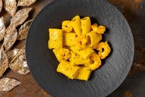Preparazione Paccheri con crema di zafferano e gamberi - Fase 4