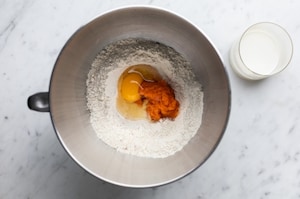 Preparazione Pull-apart bread alla zucca - Fase 1