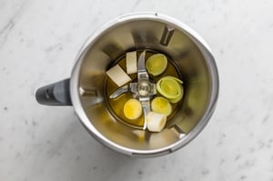 Preparazione Vellutata di piselli con il Bimby - Fase 1