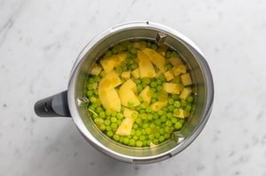 Preparazione Vellutata di piselli con il Bimby - Fase 1