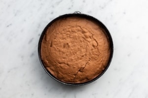 Preparazione Torta al cioccolato con cuore morbido - Fase 4